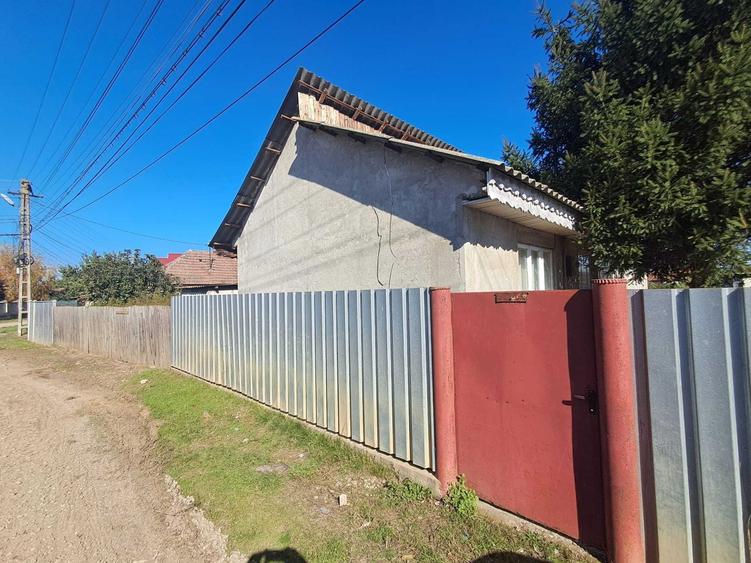 Casă cu 2 camere în Adjudu Vechi
