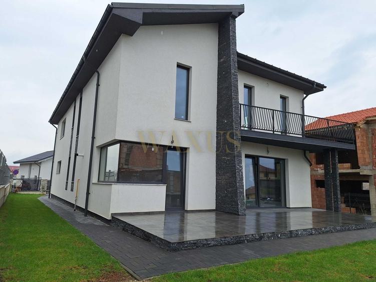 Casă individuală cu 5 camere cu Canalizare în Exterior Nord