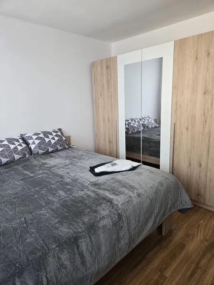 Apartament cu 2 camere decomandat, mobilat în Eroii Revoluției