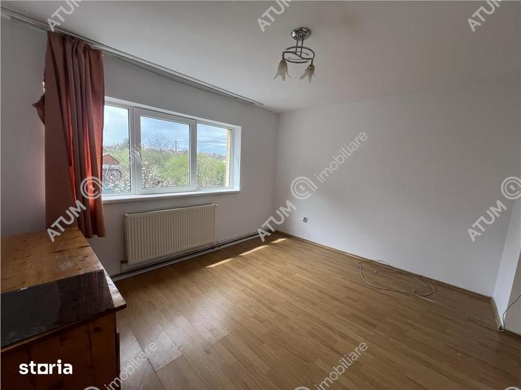 Apartament cu 3 camere decomandat, mobilat în Trei Stejari