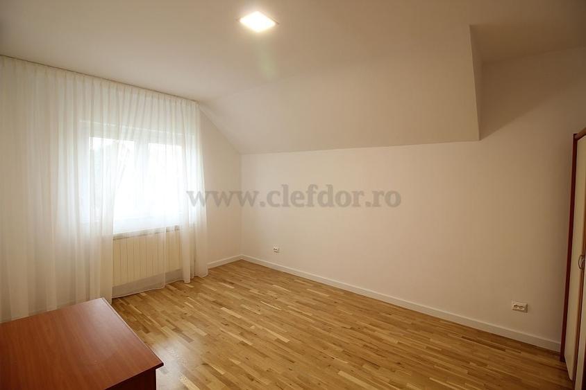 Casă individuală cu 7 camere cu Piscina în Iancu Nicolae