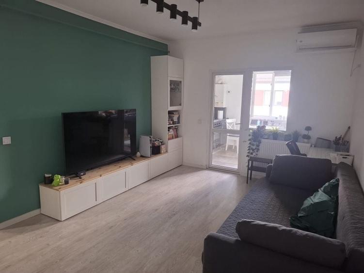 Apartament cu 2 camere decomandat în Roșu