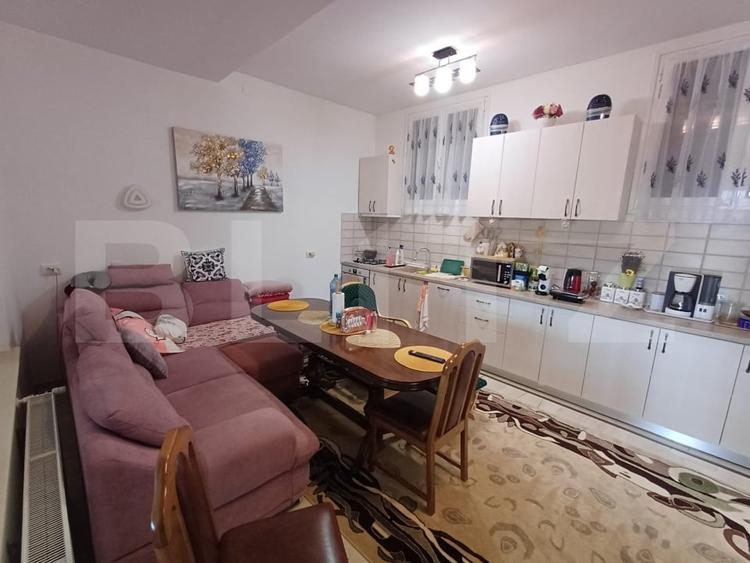 Casă cu 8 camere, 400 mp, 15 ari teren, Salcea - 18