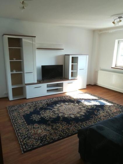 Apartament cu 3 camere decomandat, mobilat în Vitan