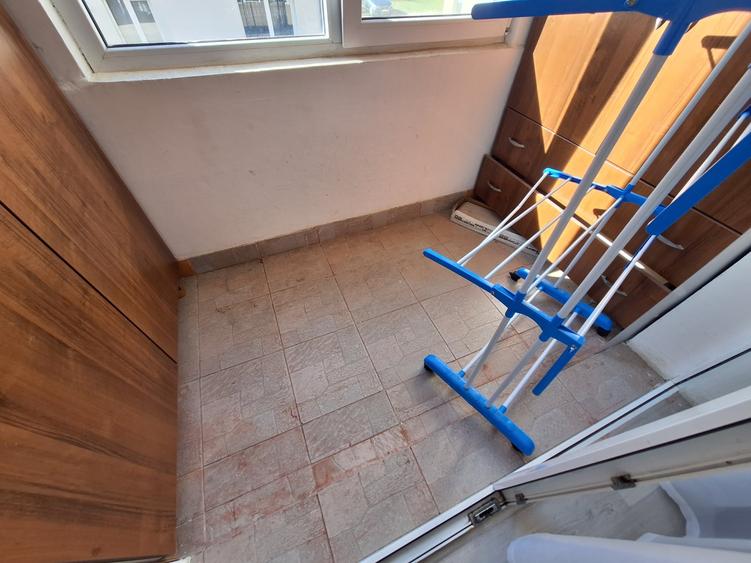 Apartament cu 3 camere decomandat, mobilat în Florești