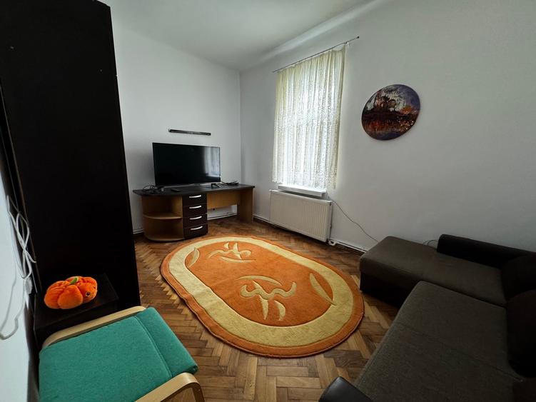 Apartament cu 3 camere decomandat în Ștefan cel Mare