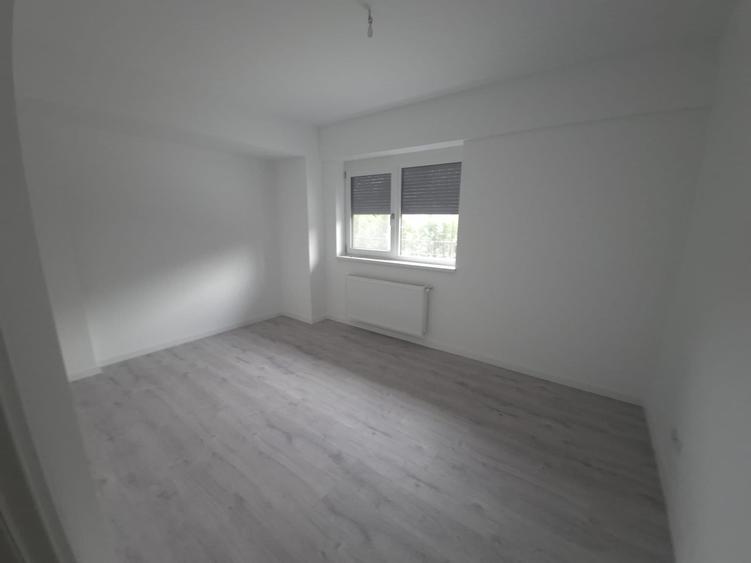 Apartament cu 2 camere decomandat în Nicolina