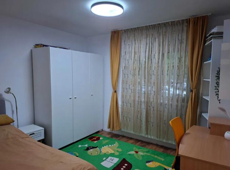 Apartament cu 2 camere semidecomandat în Crângași