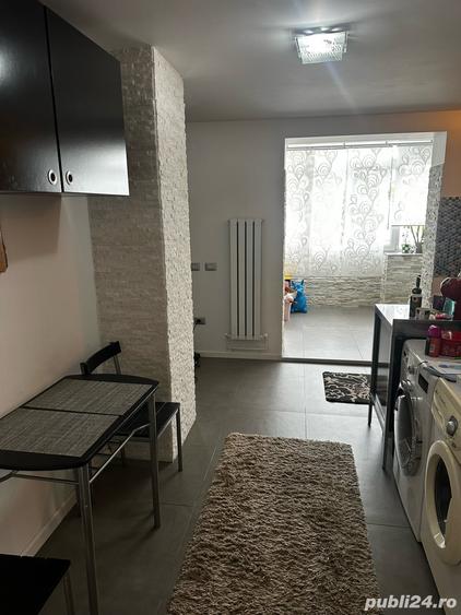 Apartament cu 4 camere decomandat în Găești