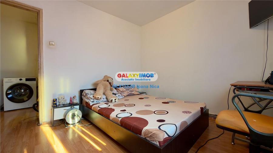 Apartament cu 3 camere decomandat, mobilat în Titan