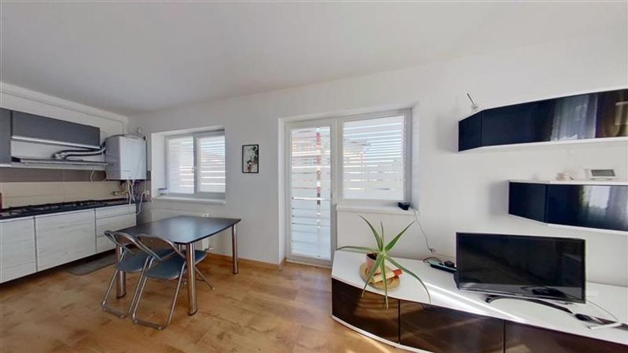 Apartament cu 2 camere decomandat, mobilat în Sânpetru