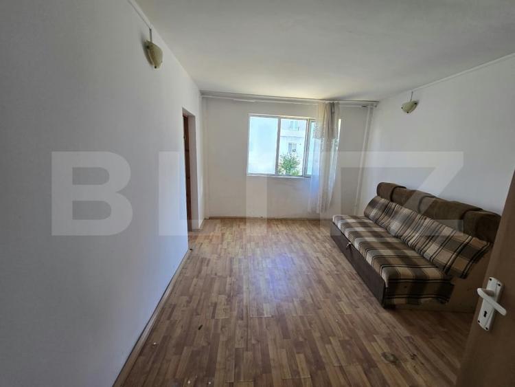 Apartament cu 2 camere decomandat în Micro 12