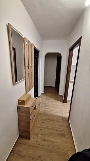 Apartament cu 3 camere decomandat în Micro 11