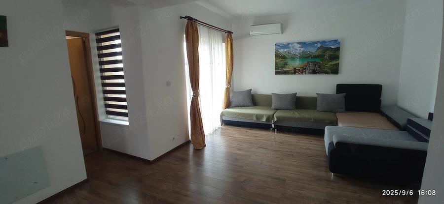 Apartament cu 4 camere decomandat în Sânmartin