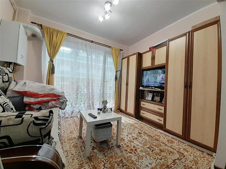 Apartament cu 2 camere semidecomandat, mobilat în Iris