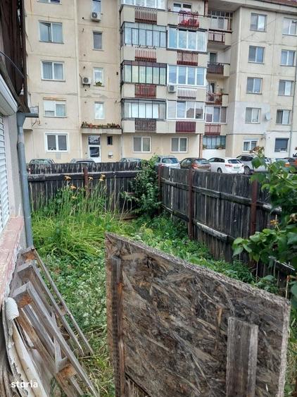 Casă cu 2 camere cu Teren 483 Mp în Criș