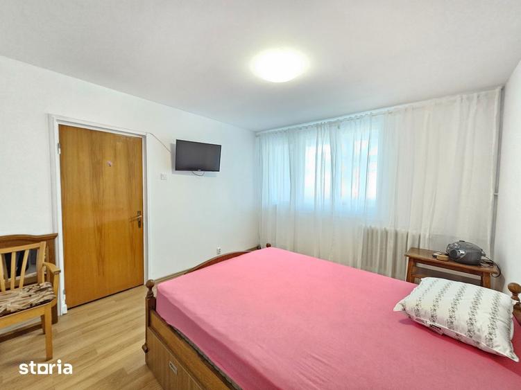 Apartament cu 3 camere decomandat, mobilat în Titan