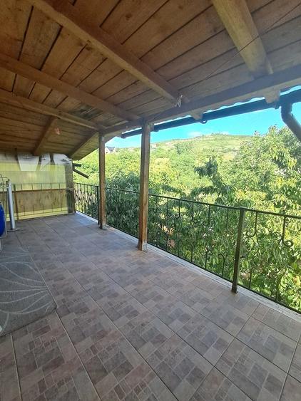 Casă cu Teren 1216 Mp în Tomești