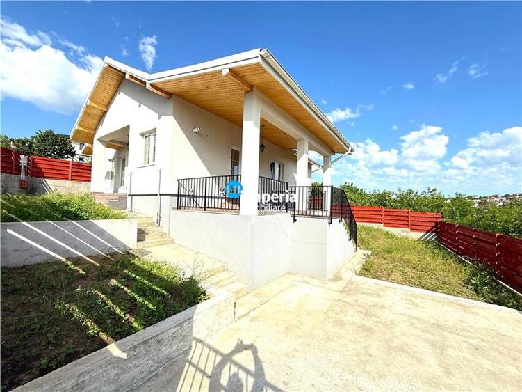 Apartament cu 4 camere decomandat în Valea Adâncă