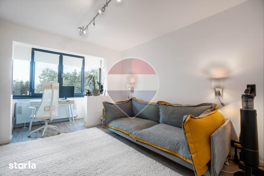 Apartament cu 3 camere semidecomandat în Noua