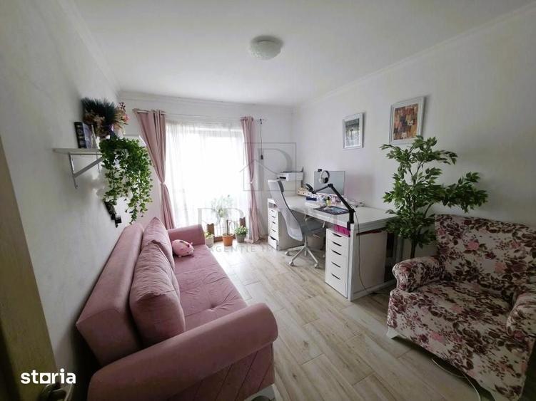 Casă cu 4 camere cu Teren 263 Mp în Sânmihaiu Român