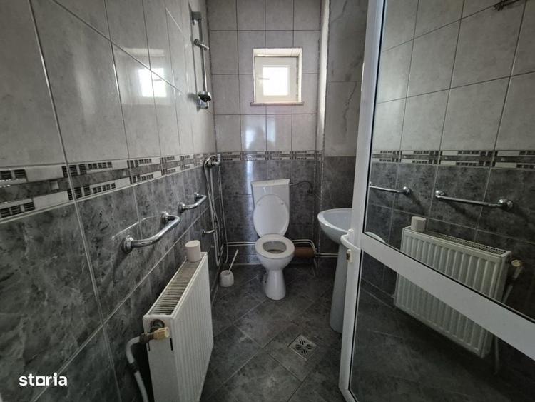Casă cu 4 camere cu Teren 450 Mp în Găvana