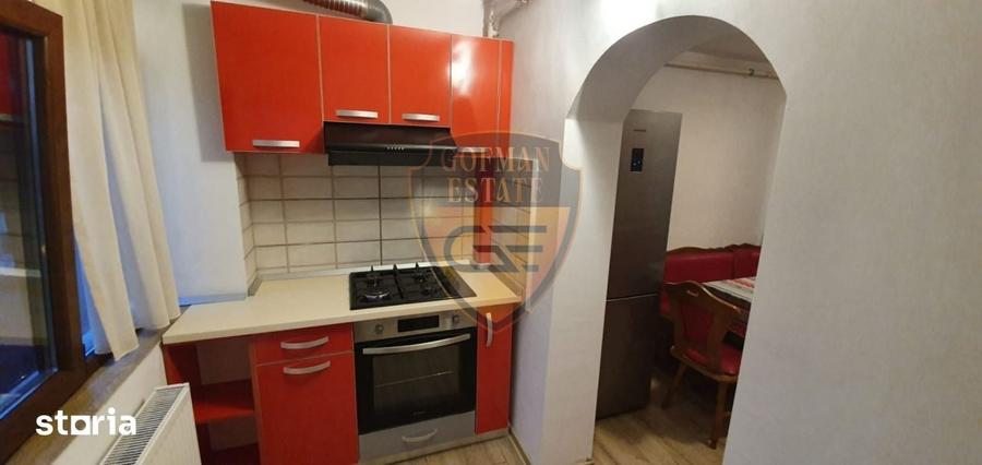 Apartament cu 3 camere decomandat în Delfinariu