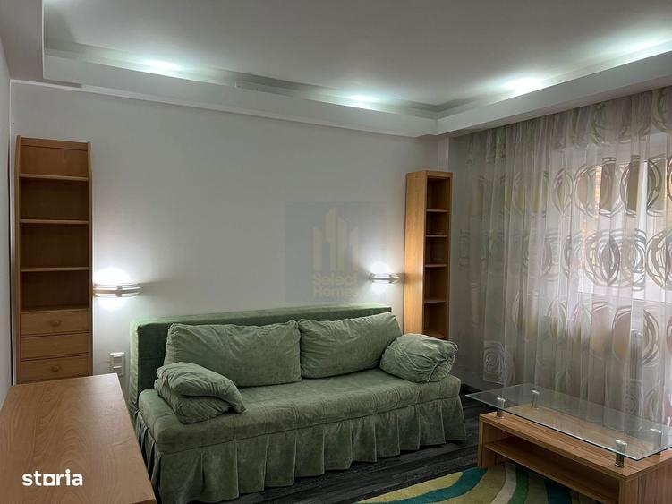 Apartament cu 3 camere decomandat, mobilat în Victoriei