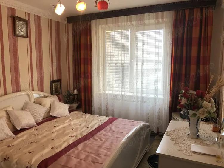 Apartament cu 4 camere decomandat în Sebastian