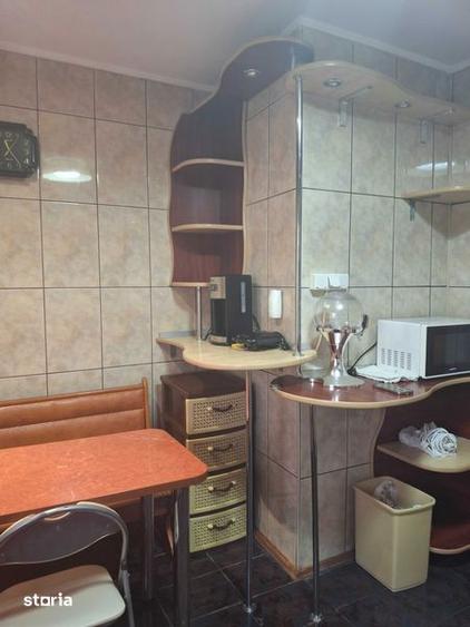 Apartament cu 3 camere decomandat, mobilat în Rahova