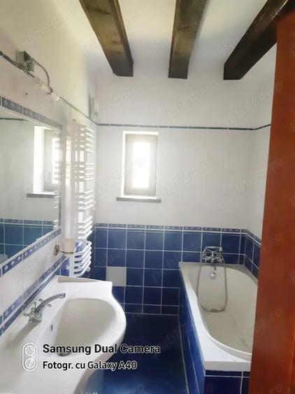 Apartament cu 4 camere decomandat în Forestier