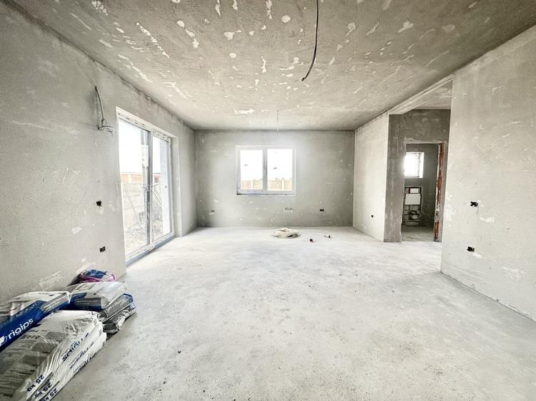 Duplex cu 4 camere cu Canalizare în Moșnița Veche