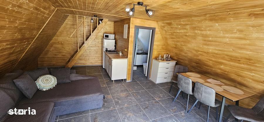 Casă cu 9 camere cu Teren 6600 Mp în Sânmartin