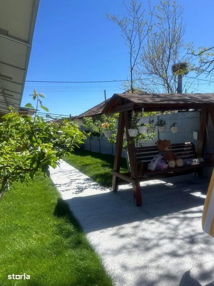Casă cu 6 camere cu Teren 335 Mp în Poroschia