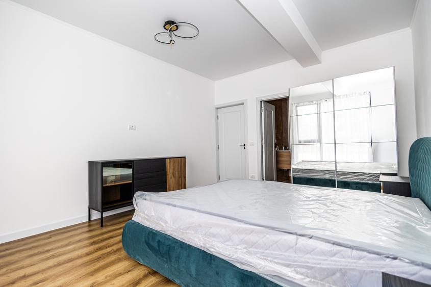 Apartament cu 3 camere decomandat, mobilat în Central