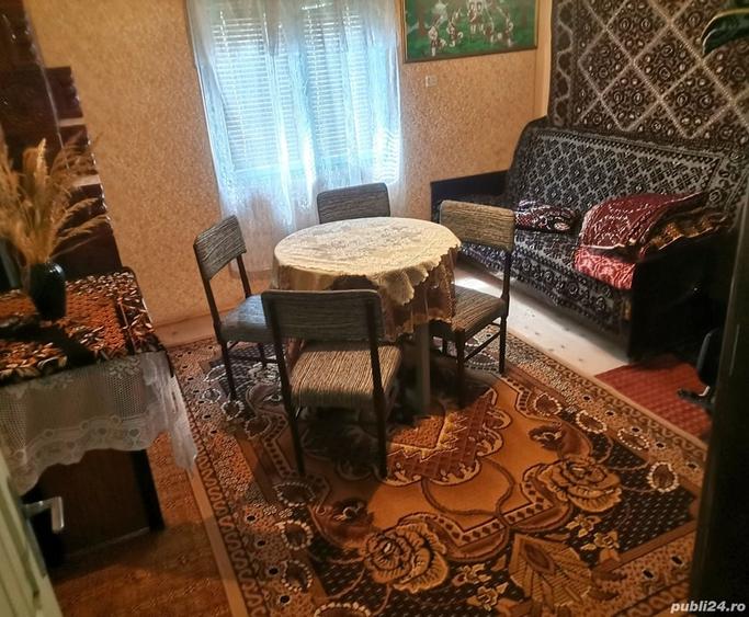 Casă cu 4 camere cu Teren 1300 Mp în Baia de Fier