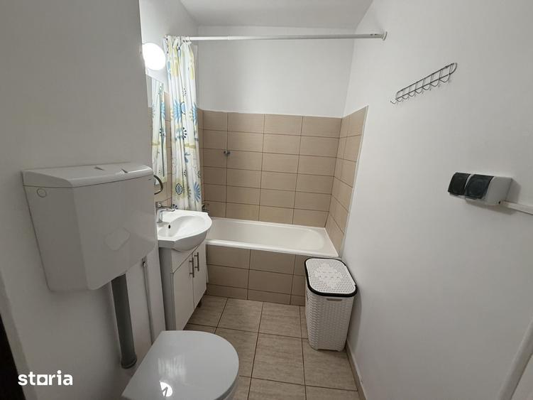 Garsonieră semidecomandată în Titan