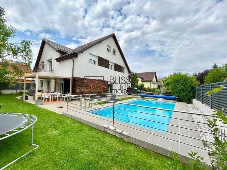Casă cu 7 camere cu Piscina în Iancu Nicolae