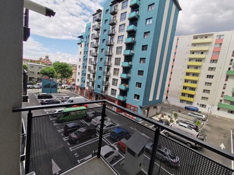 Apartament cu 3 camere decomandat, mobilat în Parcul Carol