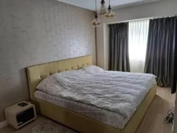 Apartament cu 3 camere semidecomandat, mobilat în Victoriei