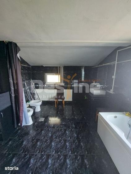 Apartament cu 4 camere decomandat în Girocului