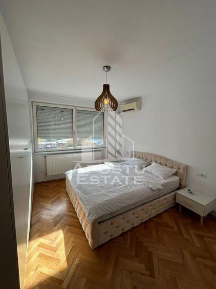 Apartament cu 3 camere decomandat, mobilat în Take Ionescu