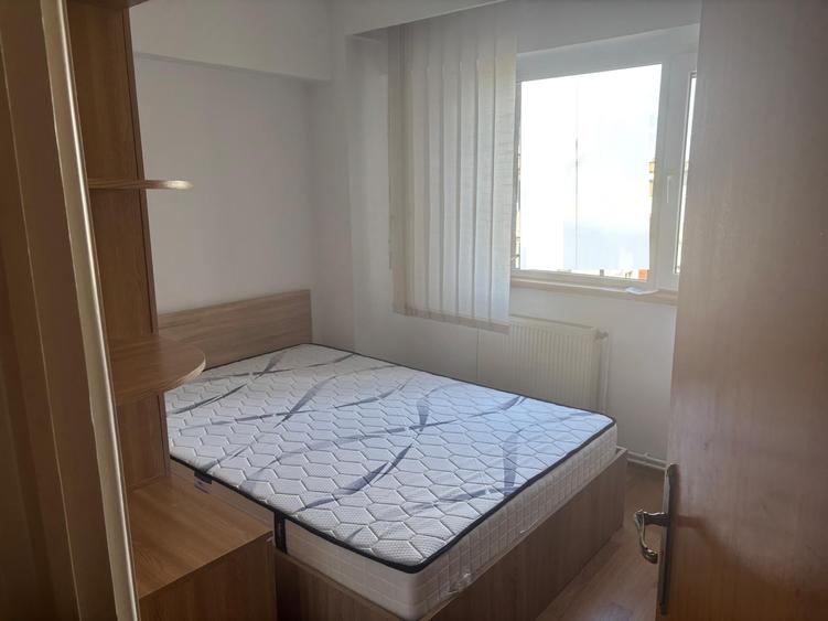 Apartament cu 4 camere decomandat în Republicii