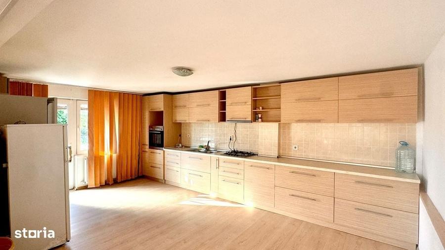 Casa cu 5 camere de inchiriat, zona urbana pentru muncitori - 4