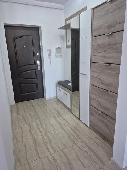 Apartament cu 2 camere semidecomandat în Giroc