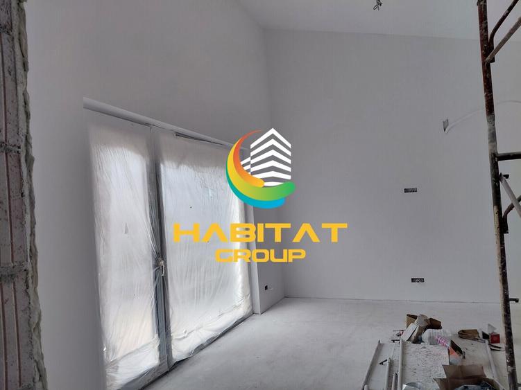 Apartament cu 5 camere decomandat în Est