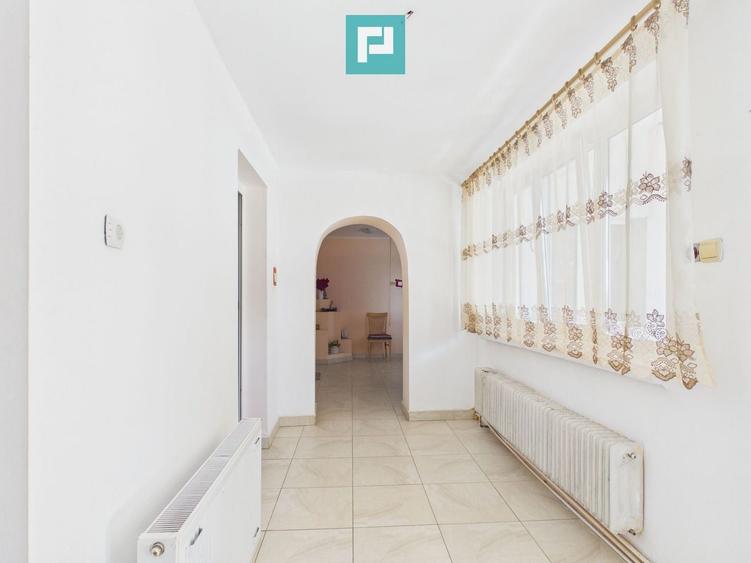 Casă individuală cu 4 camere cu Canalizare în Mocrea