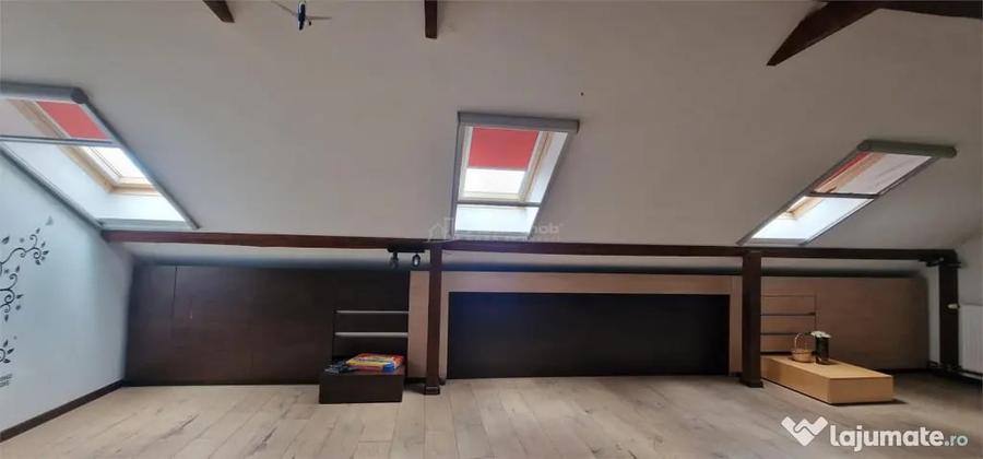 Casă cu 10 camere cu Teren 32 Mp în Muncitoresc
