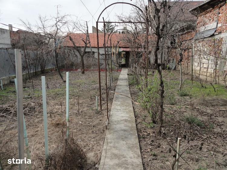 Casă cu 3 camere cu Teren 720 Mp în Pârneava