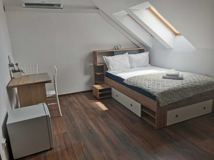 Casă cu 4 camere cu Teren 300 Mp în Exterior Vest